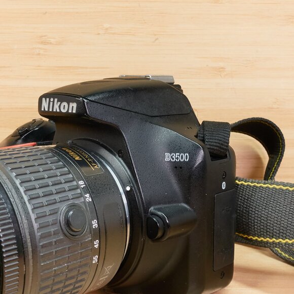 Nikon D3500 24.2MP DSLR Camera / With AF-P DX NIKKOR 18–55mm f/3.5–5.6G VR Lens - Picture 3 of 11